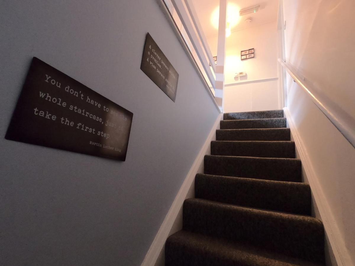Hampton House Hotel Northampton Bagian luar foto